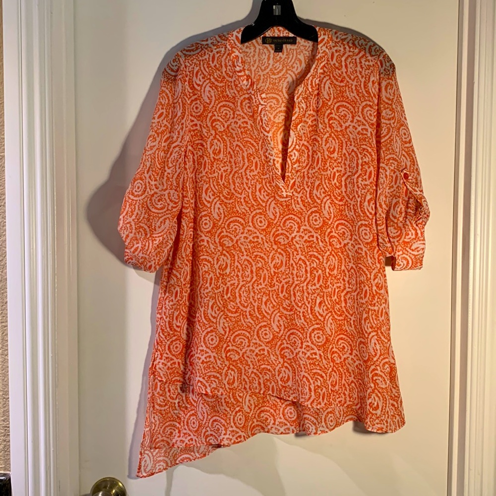Summery coral/white 3/4 sleeve V-neck top w/layered asymmetrical bottom M